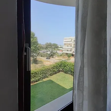 Nickolas Tiny Souda-chania חאניה