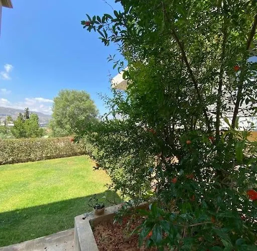 Nickolas Tiny Souda-chania * La Canea